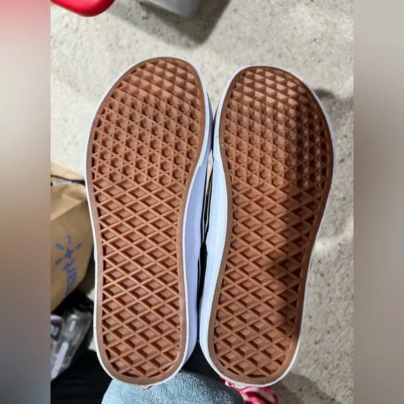 Maroon red white checkered Vans men’s 6.5, women’s 8 - Picture 6 of 7